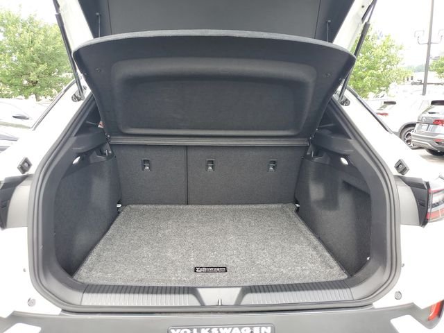 Certified Used 2025 White Volkswagen Pro image 8