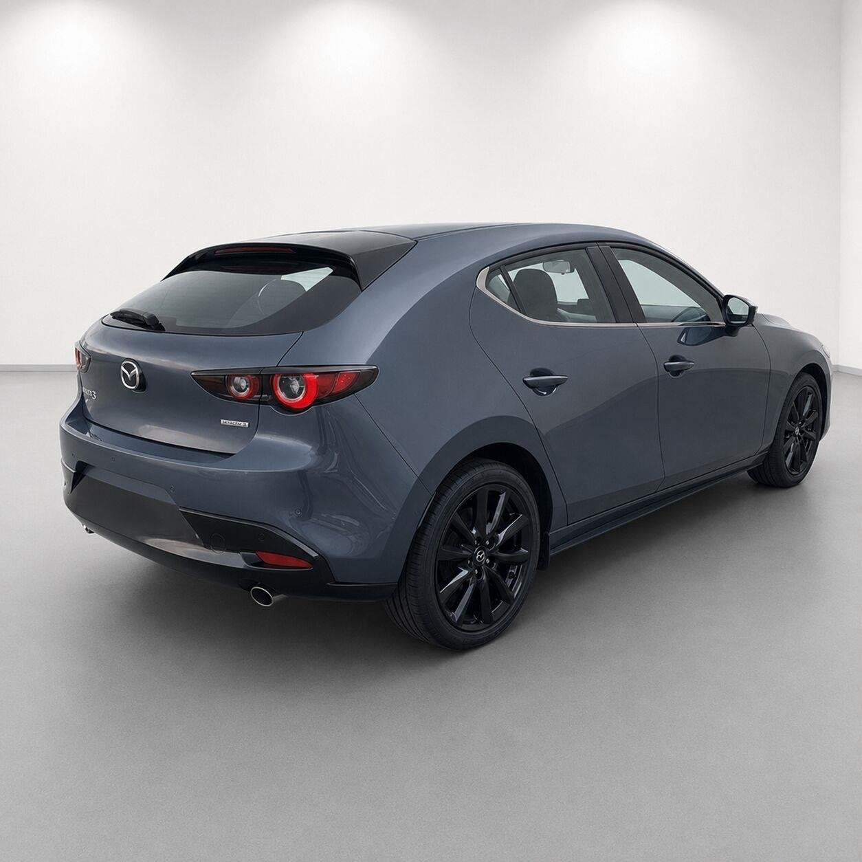 Used 2022 Polymetal Gray Metallic Mazda Carbon Edition image 4
