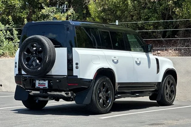 New 2026 Fuji White Land Rover X-Dynamic SE image 5