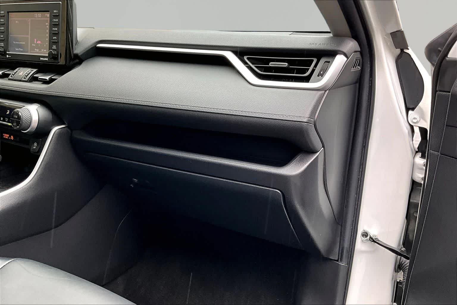 Used 2022 Blizzard Pearl Toyota XLE Premium image 19