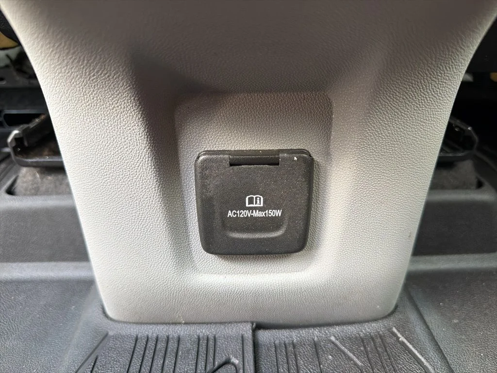 Used 2022 White GMC SLE image 24