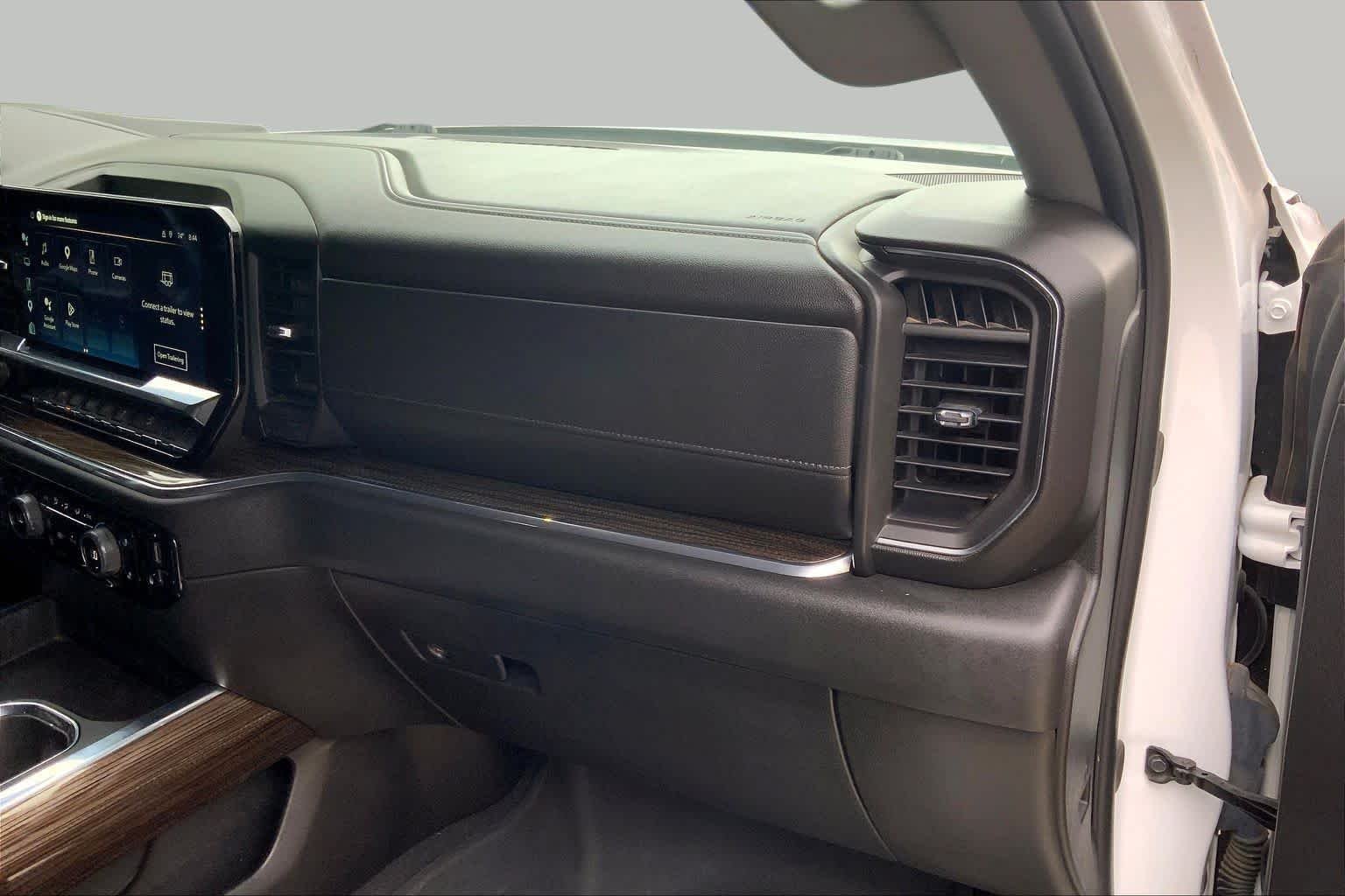 Used 2024 Summit White Chevrolet RST image 19