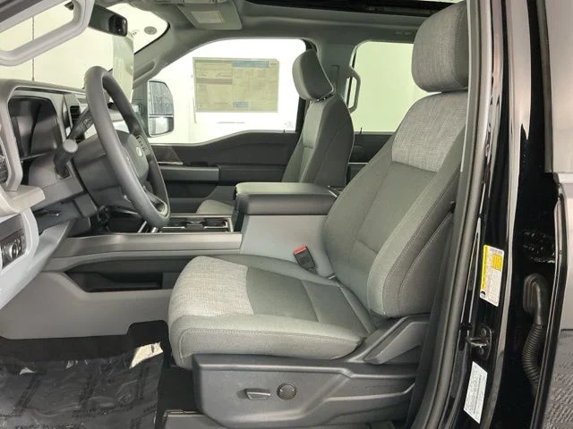 New 2026 Agate Black Ford XLT image 18
