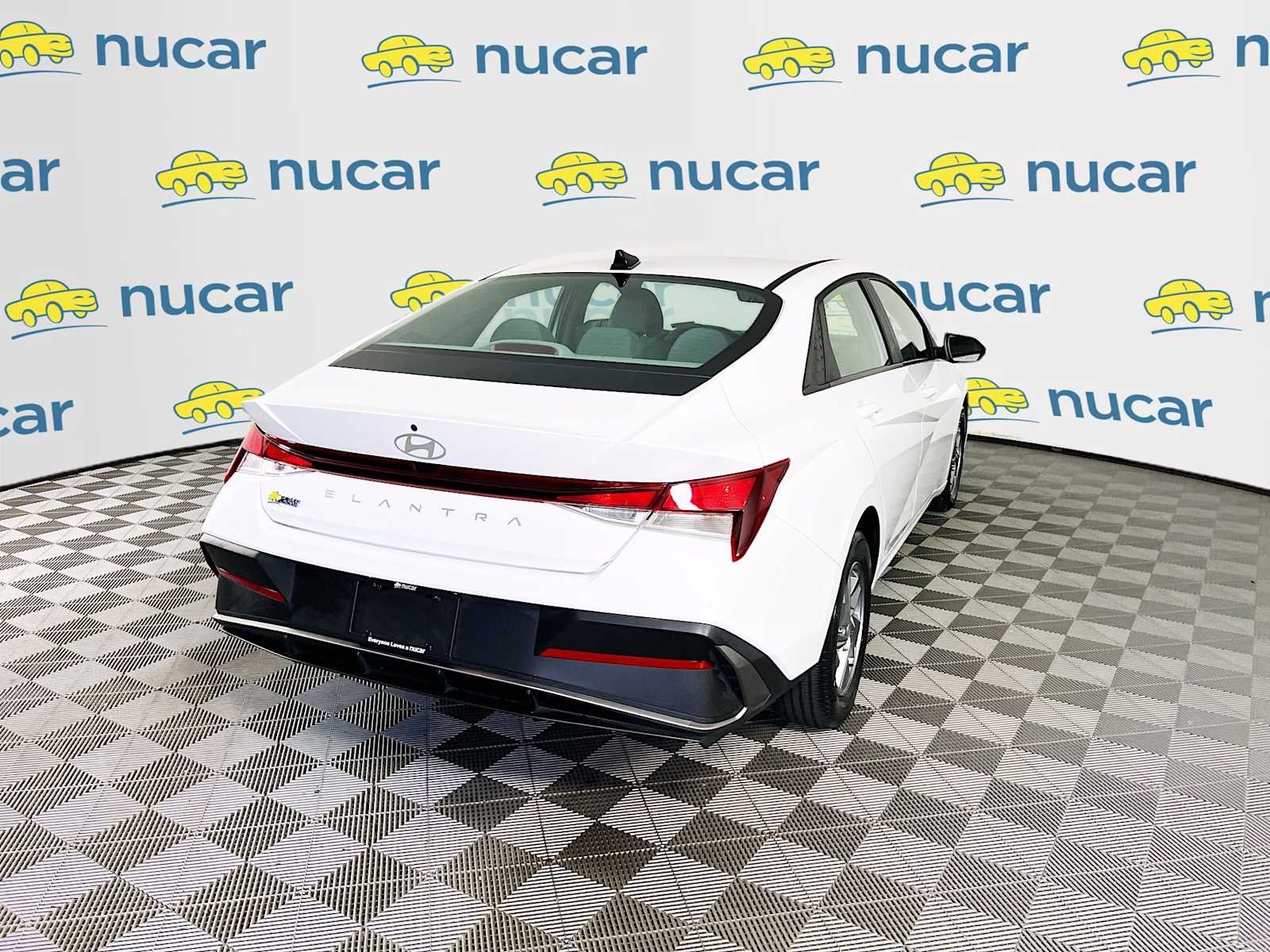 Used 2025 Serenity White Hyundai SE image 7