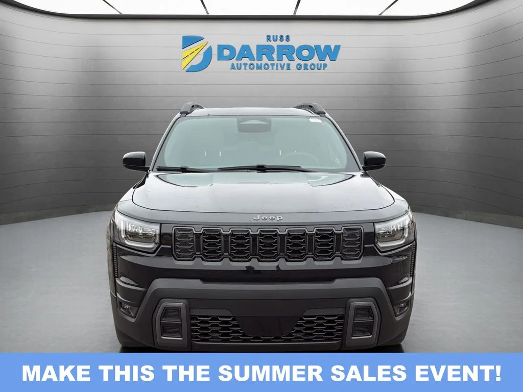 New 2026 Diamond Black Crystal Pearl-Coat Exterior Paint Jeep Laredo image 8