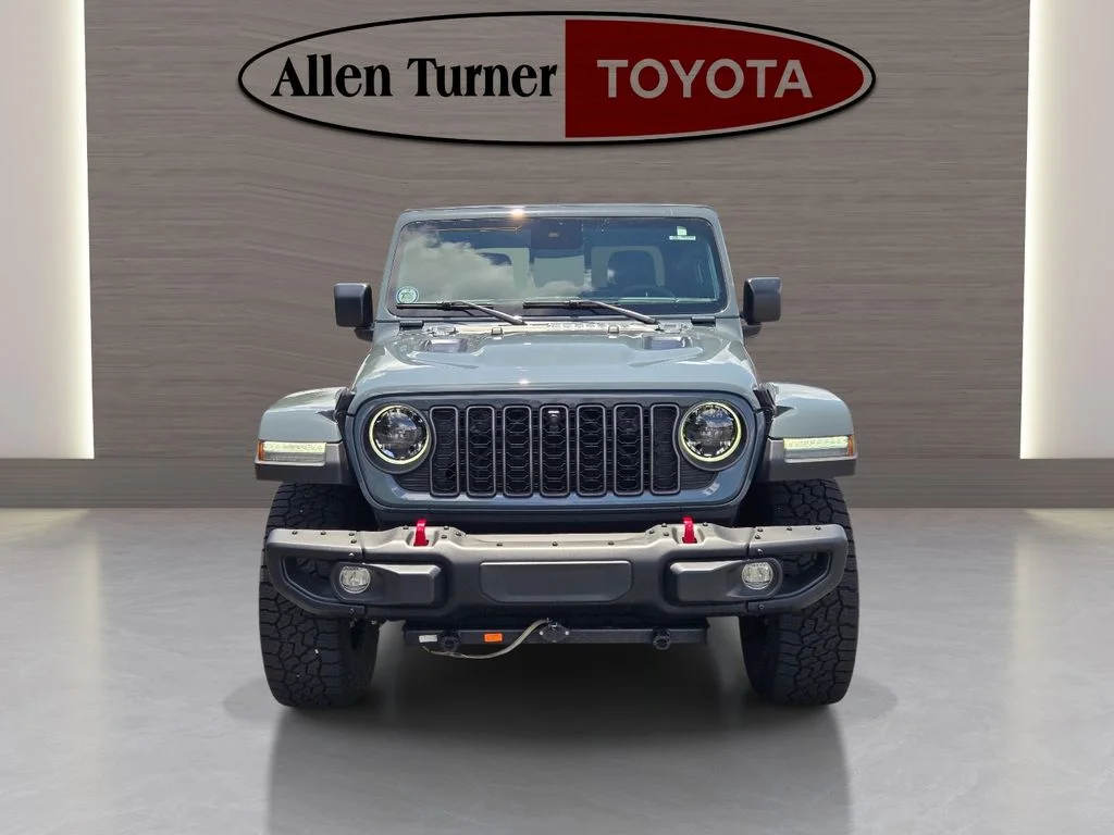 Used 2024 Gray Jeep Rubicon image 3
