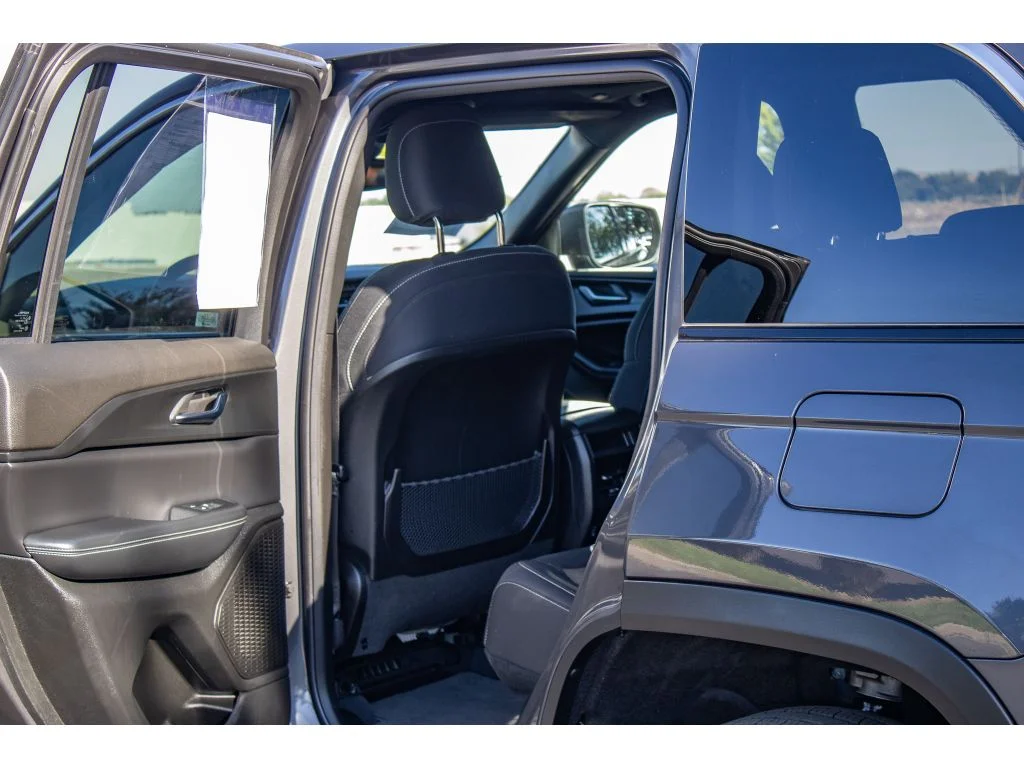 Used 2024 Baltic Gray Metallic Clearcoat Jeep Laredo X image 14