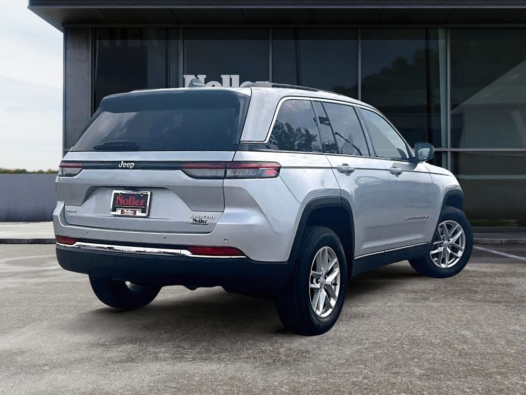 Used 2023 Jeep Grand Cherokee Laredo with VIN 1C4RJHAGXPC622077 for sale in Kansas City