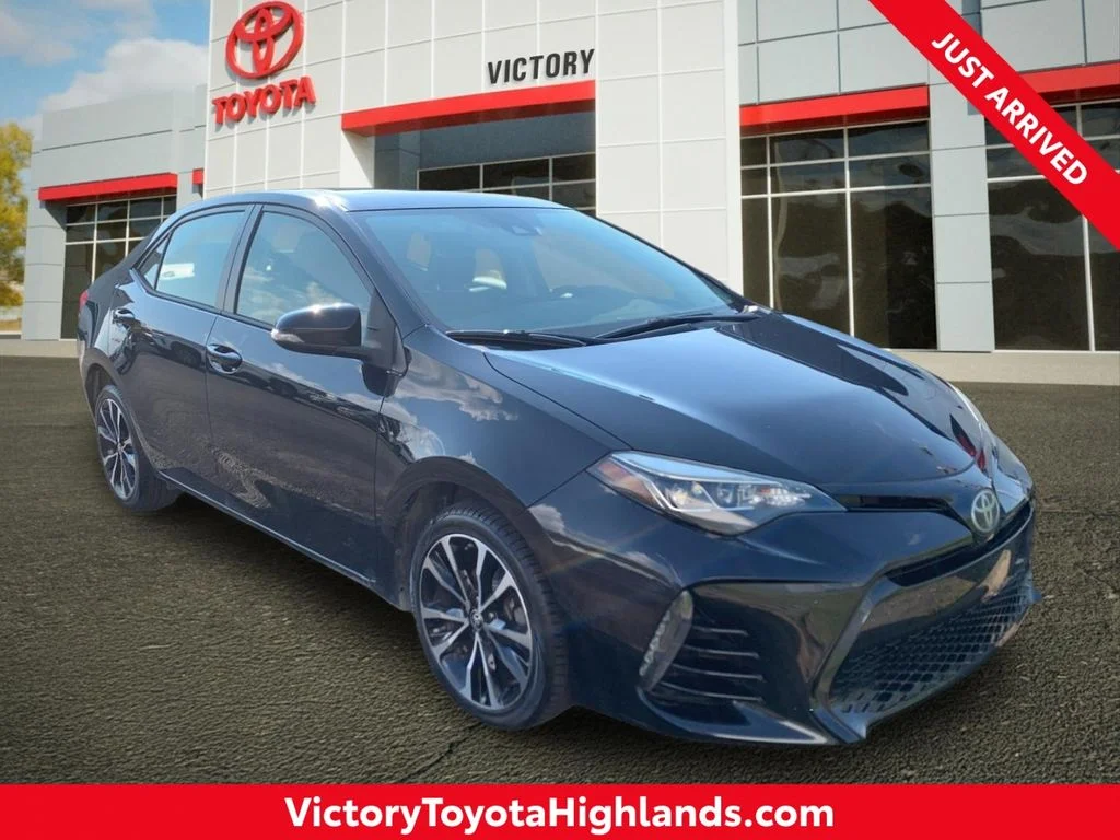 Used 2017 Black Toyota SE image 1