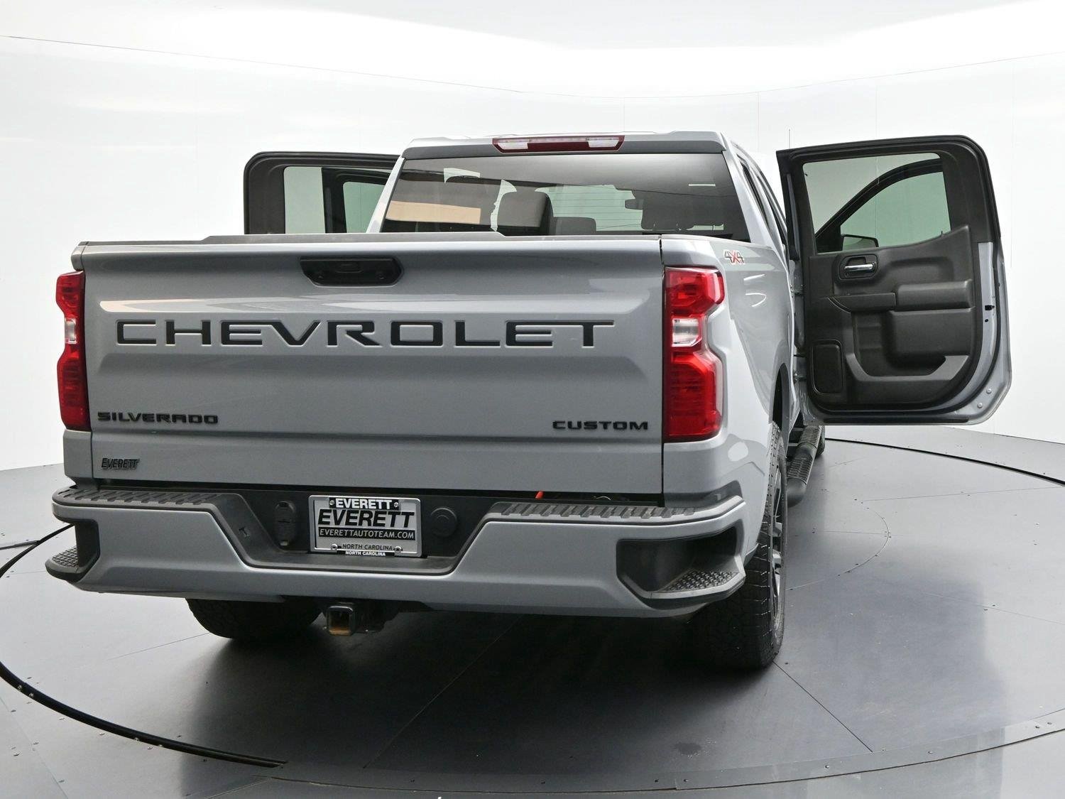 Used 2024 Slate Gray Metallic Chevrolet Custom image 38