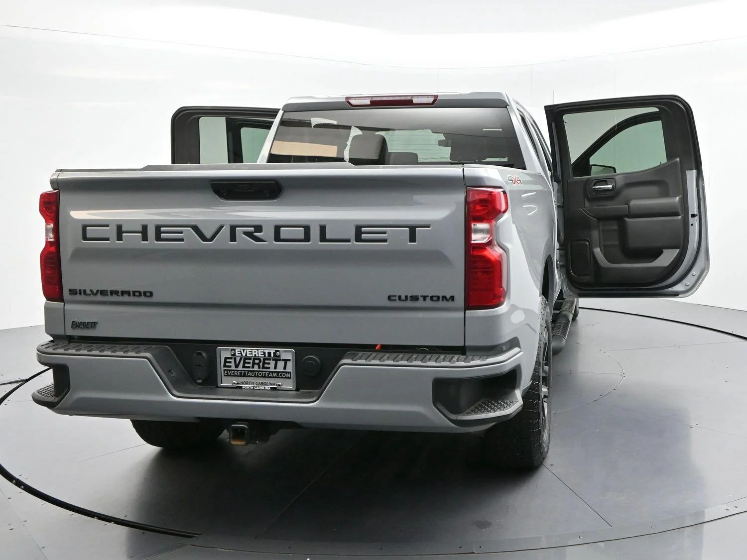 Used 2024 Slate Gray Metallic Chevrolet Custom image 38
