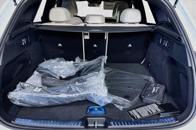 New 2026 Polar White Mercedes-Benz GLC 300 image 54