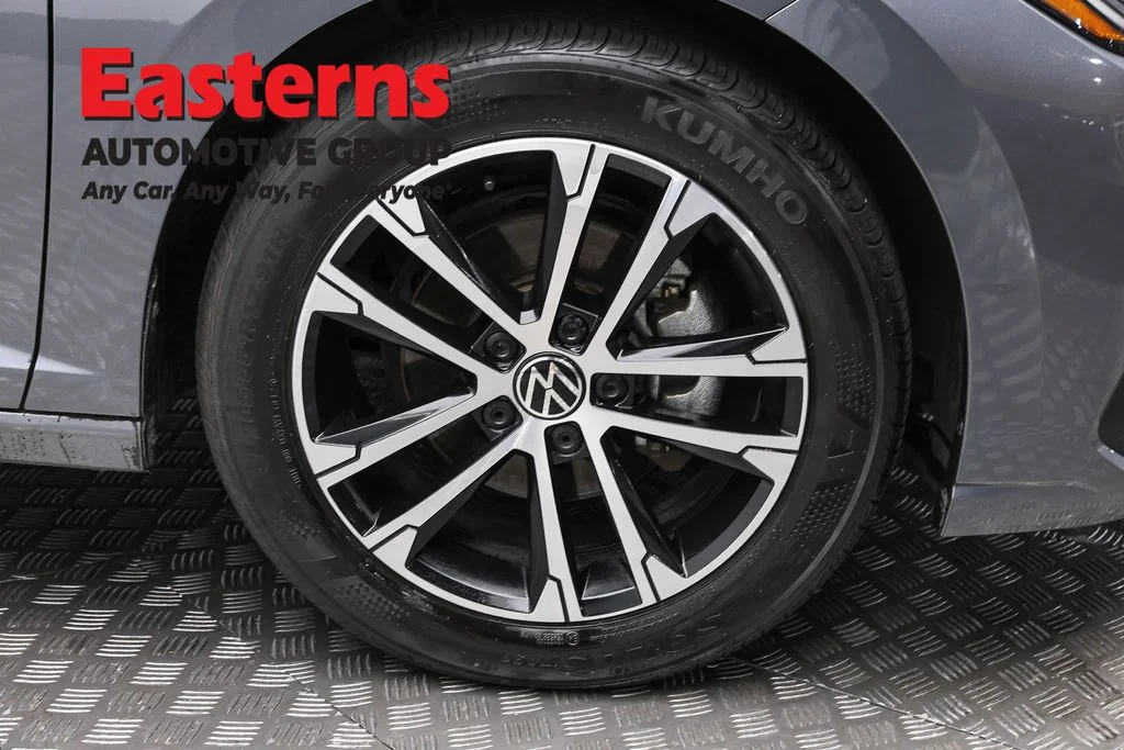 Used 2025 Gray Volkswagen 1.5T Sport image 30
