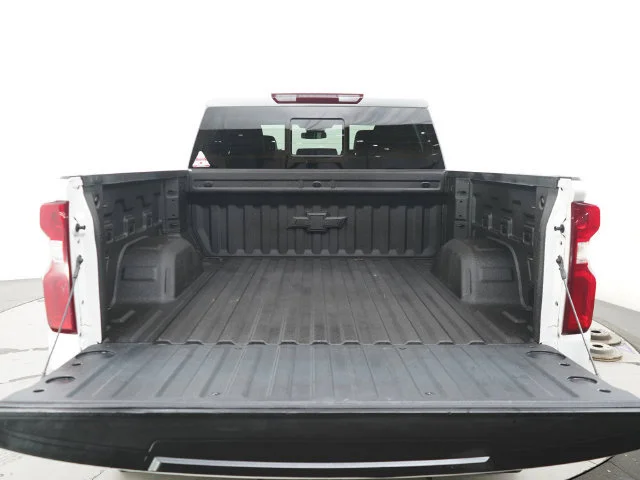 Used 2024 Summit White Chevrolet RST image 15