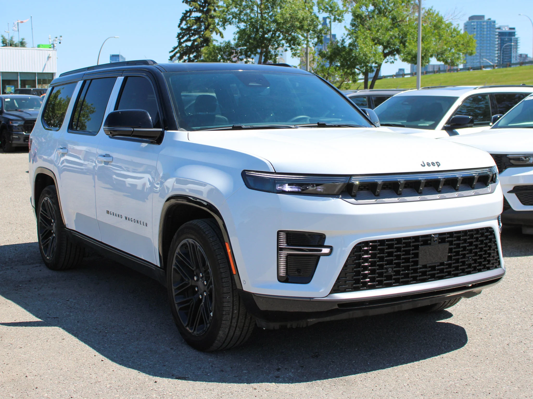 Used 2026 White Jeep Summit Obsidian* image 5