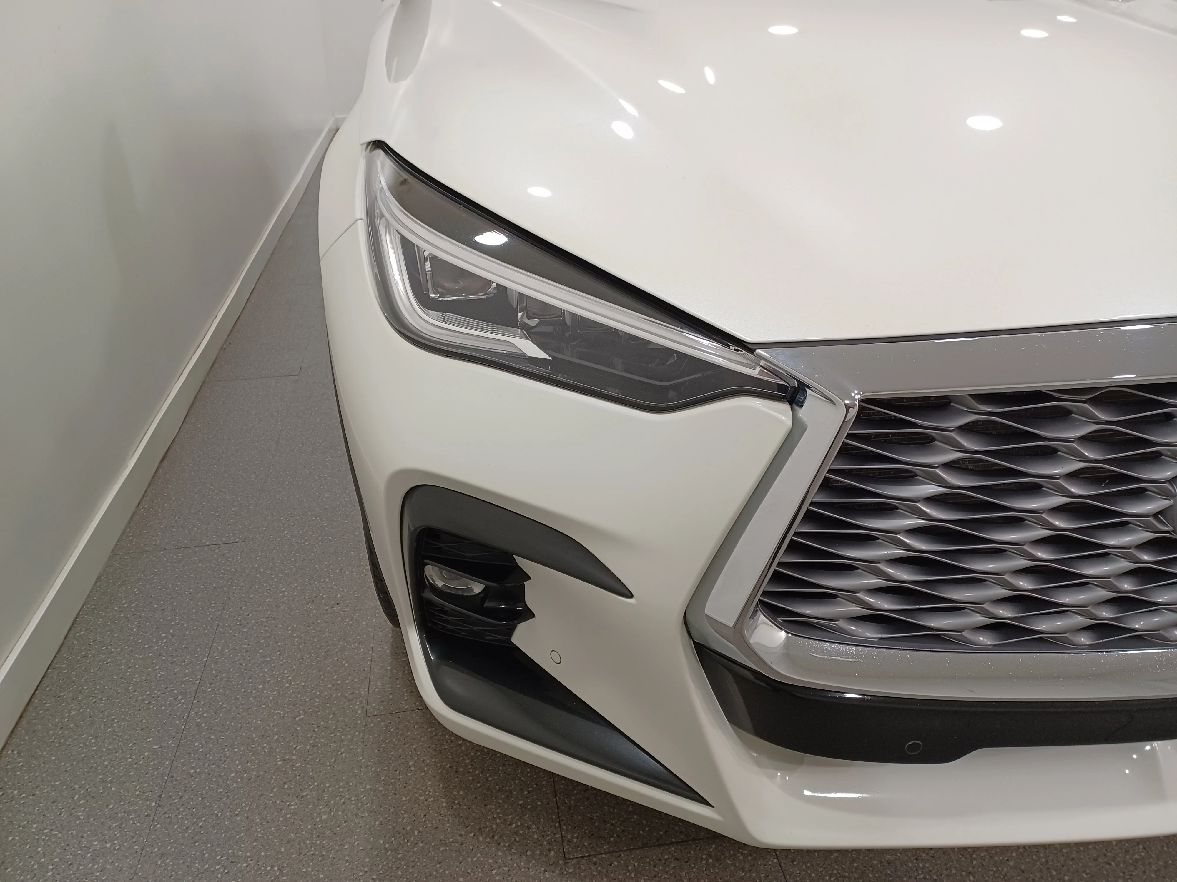 Certified Used 2022 Majestic White Pearl INFINITI Sensory AWD*Adapt Cruise | Remote Start | Nav | 360 Cam | Cooled Red Leather | Sunroof | Htd Wheel image 4