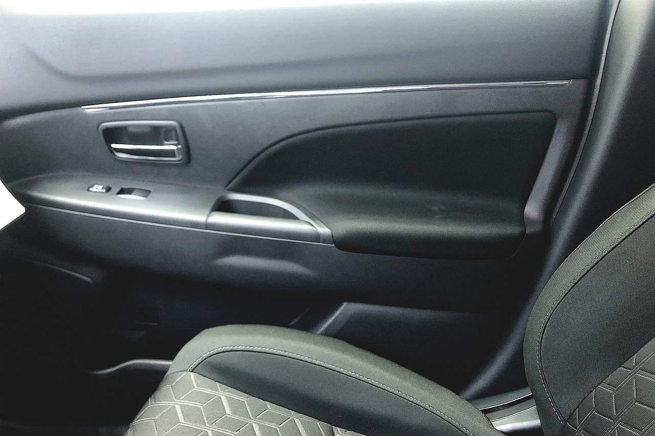 New 2025 Alloy Silver Metallic Mitsubishi S image 12