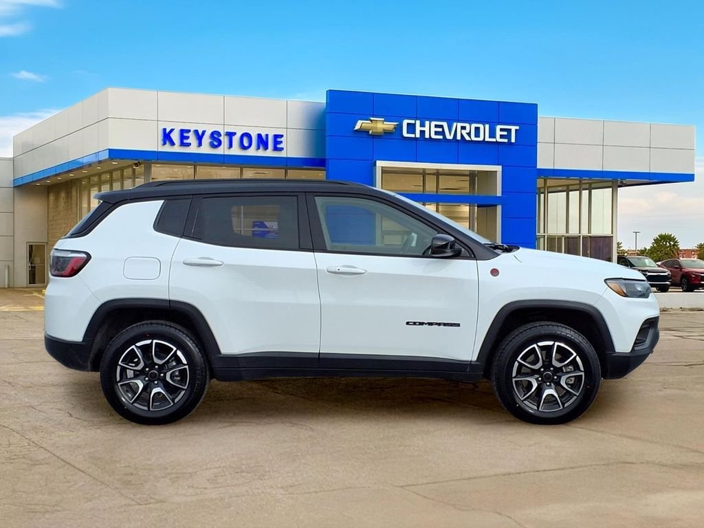 Used 2025 White Jeep Trailhawk 4x4 image 8