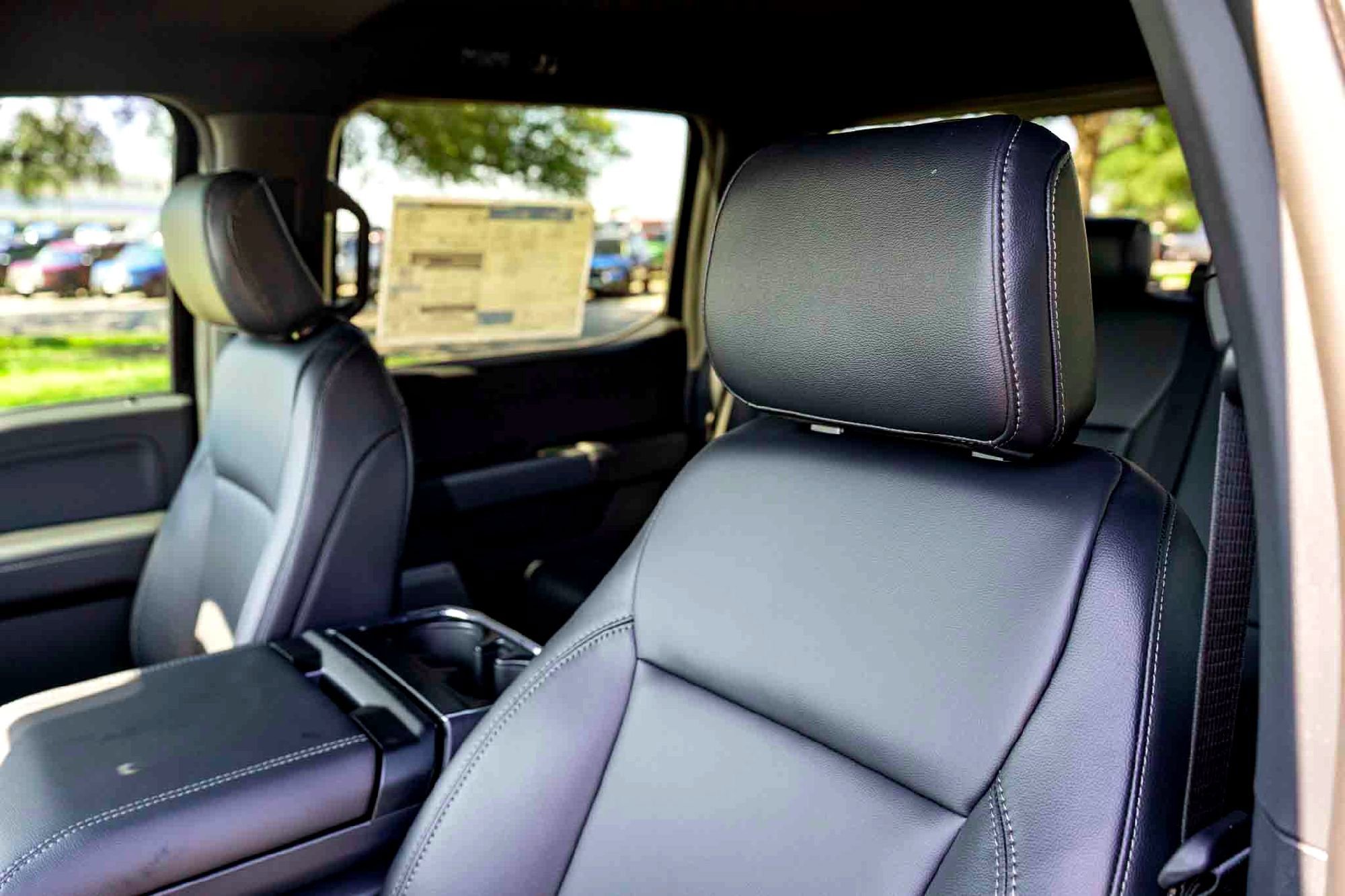 New 2026 Agate Black Metallic Ford XLT image 9