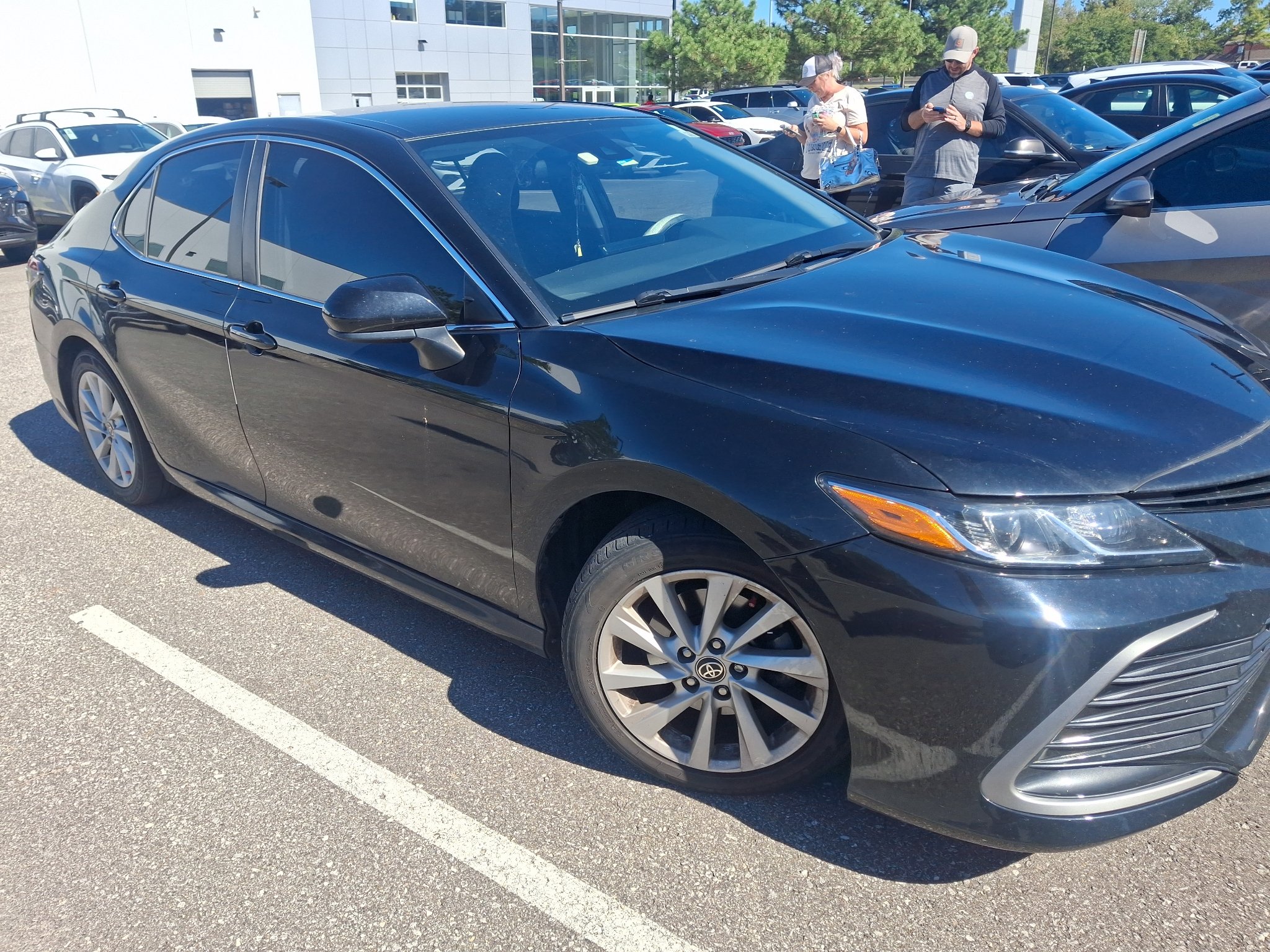 Used 2022 Midnight Black Metallic Toyota LE image 9