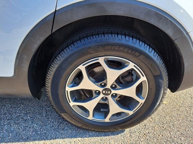 Used 2020 White Kia EX image 35