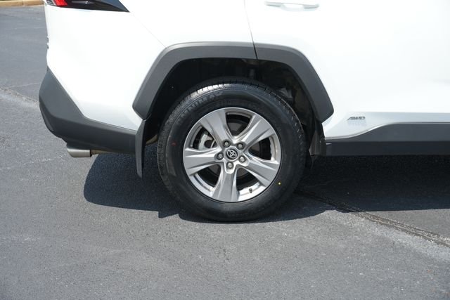 Used 2024 White Toyota XLE image 9