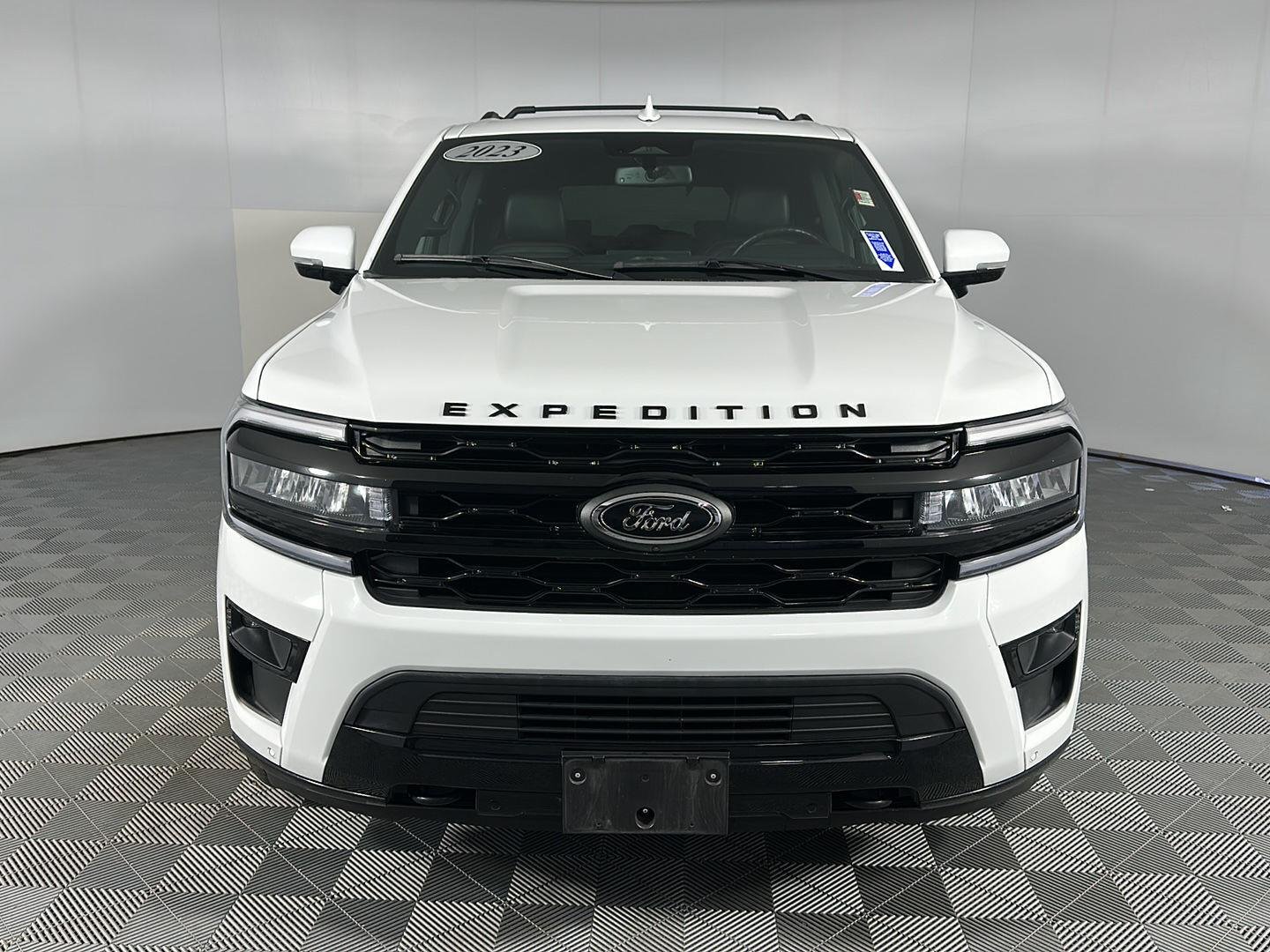Used 2023 Oxford White Ford Limited image 3