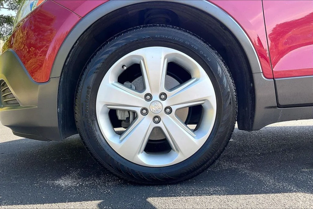 Used 2015 Red Buick Base image 8