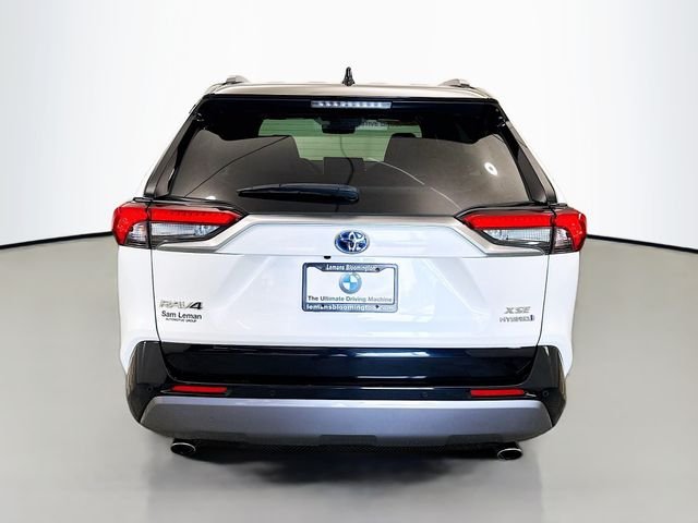 Used 2020 Blizzard Pearl Toyota XSE image 6