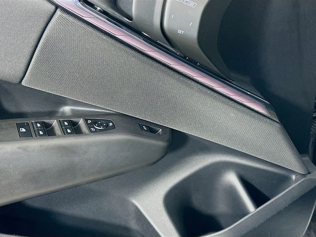 Used 2025 Skyscraper Grey Metallic BMW 30 xDrive image 18