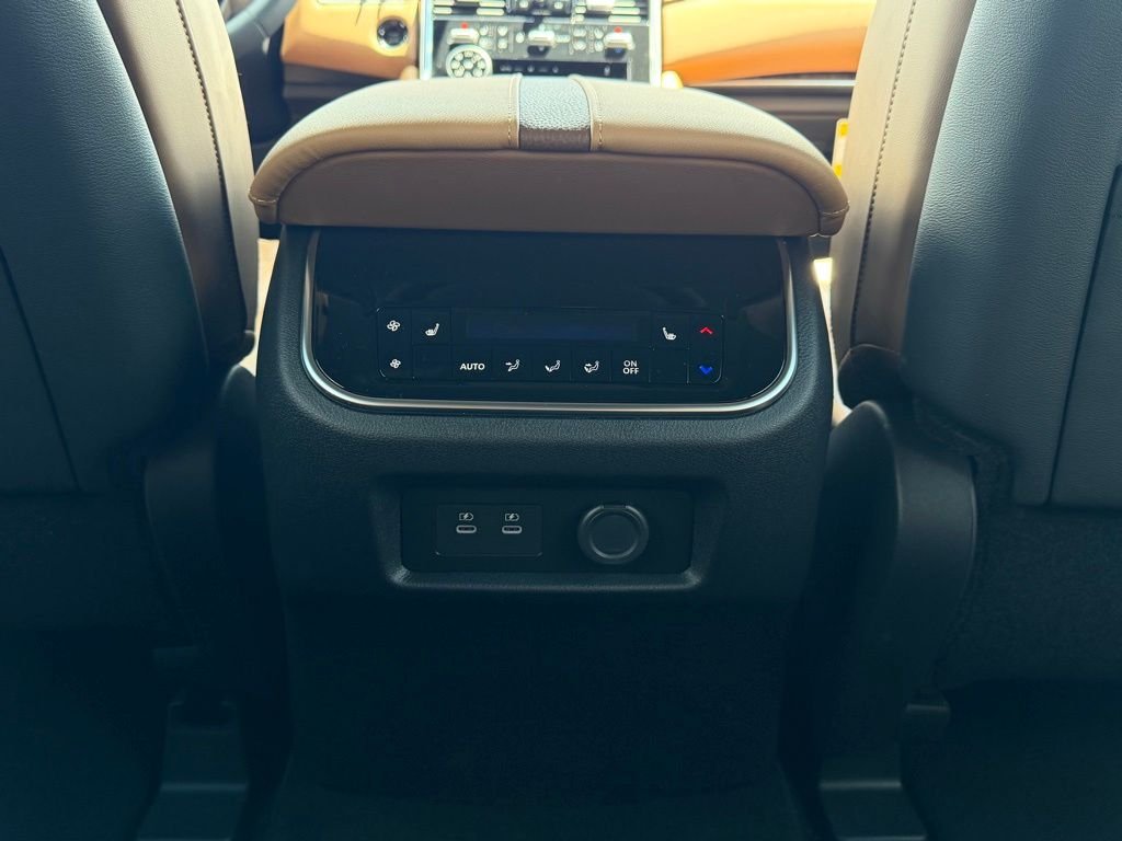 New 2026 Everest White TriCoat Nissan Platinum Reserve image 21