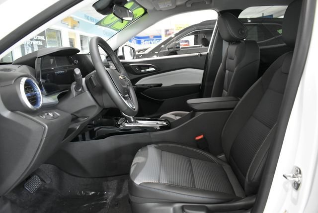 New 2026 Summit White Chevrolet LT image 27