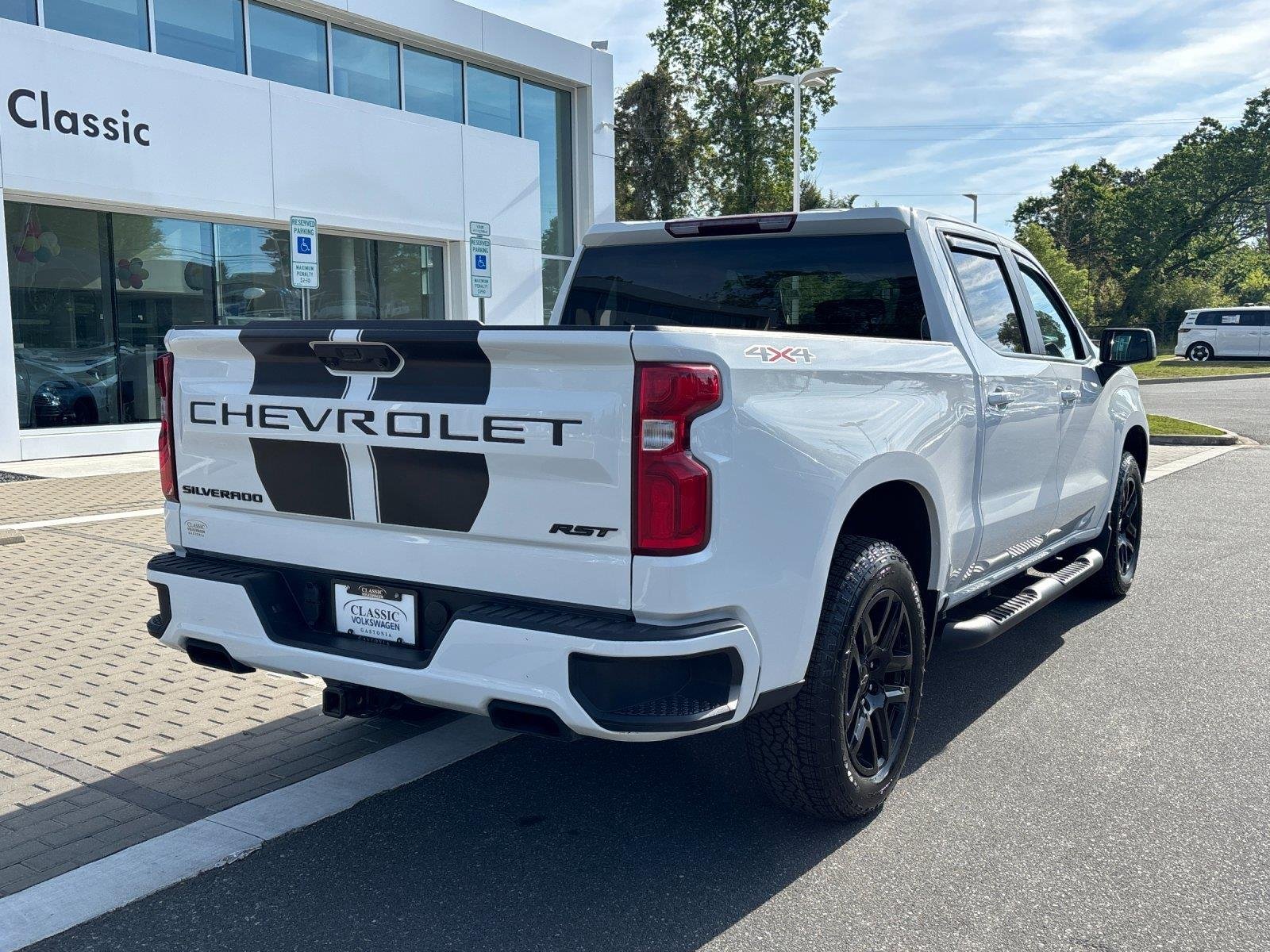 Used 2024 Summit White Chevrolet RST image 5