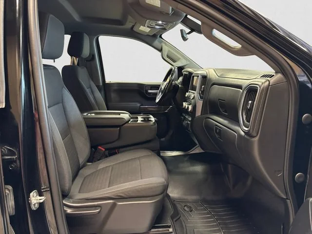 Used 2020 Onyx Black GMC SLE image 16