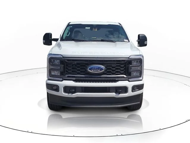 New 2026 Oxford White Ford XL image 2
