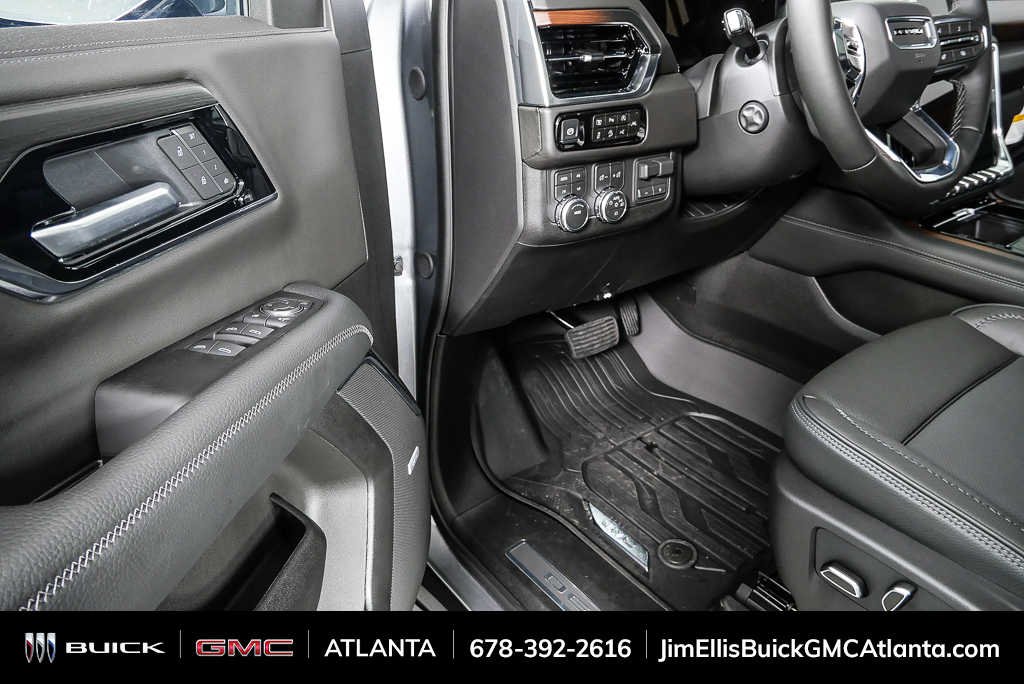 2026 GMC Yukon XL Denali - Photo 8