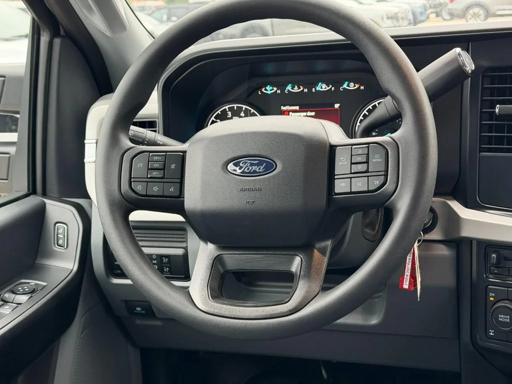 New 2027 Oxford White Ford F-350® XL image 6