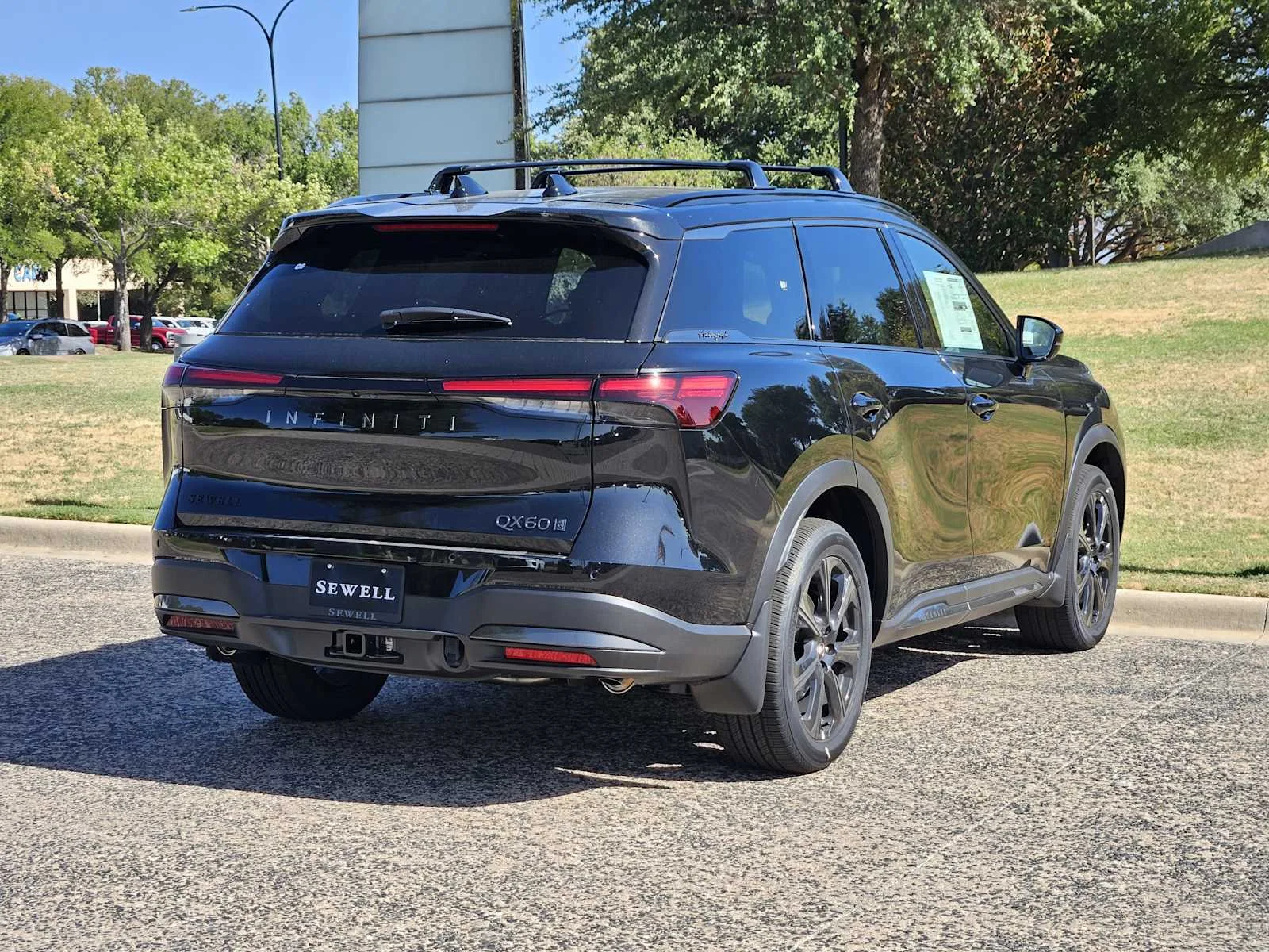 New 2027 MINERAL BLACK INFINITI Autograph AWD image 4