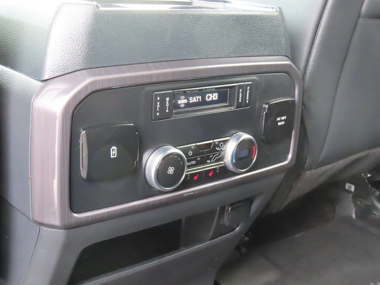 Used 2023 Agate Black Ford Platinum 4x4 4dr SUV image 11
