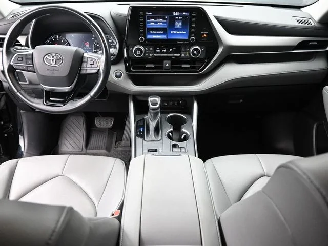 Used 2021 Black Toyota XLE image 16
