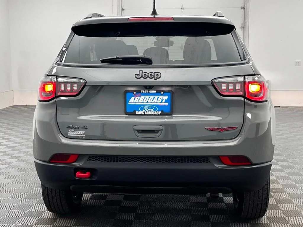 Used 2022 Gray Jeep Trailhawk image 9