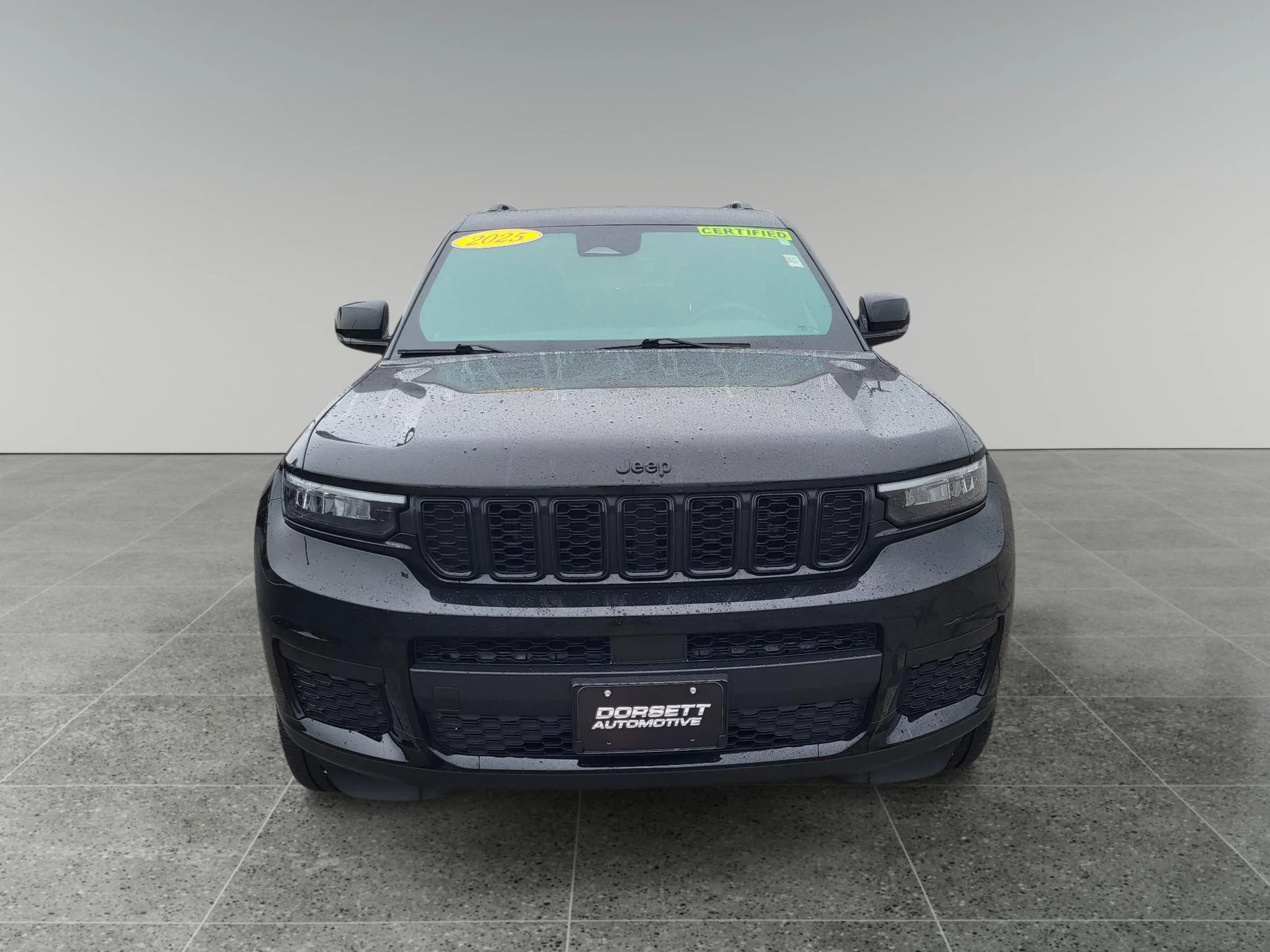 Used 2025 Diamond Black Crystal Pearlcoat Jeep Altitude X image 2