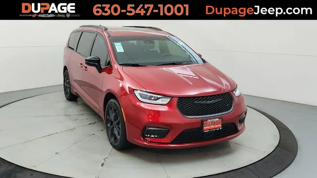 2024 Chrysler Pacifica Limited AWD's photo