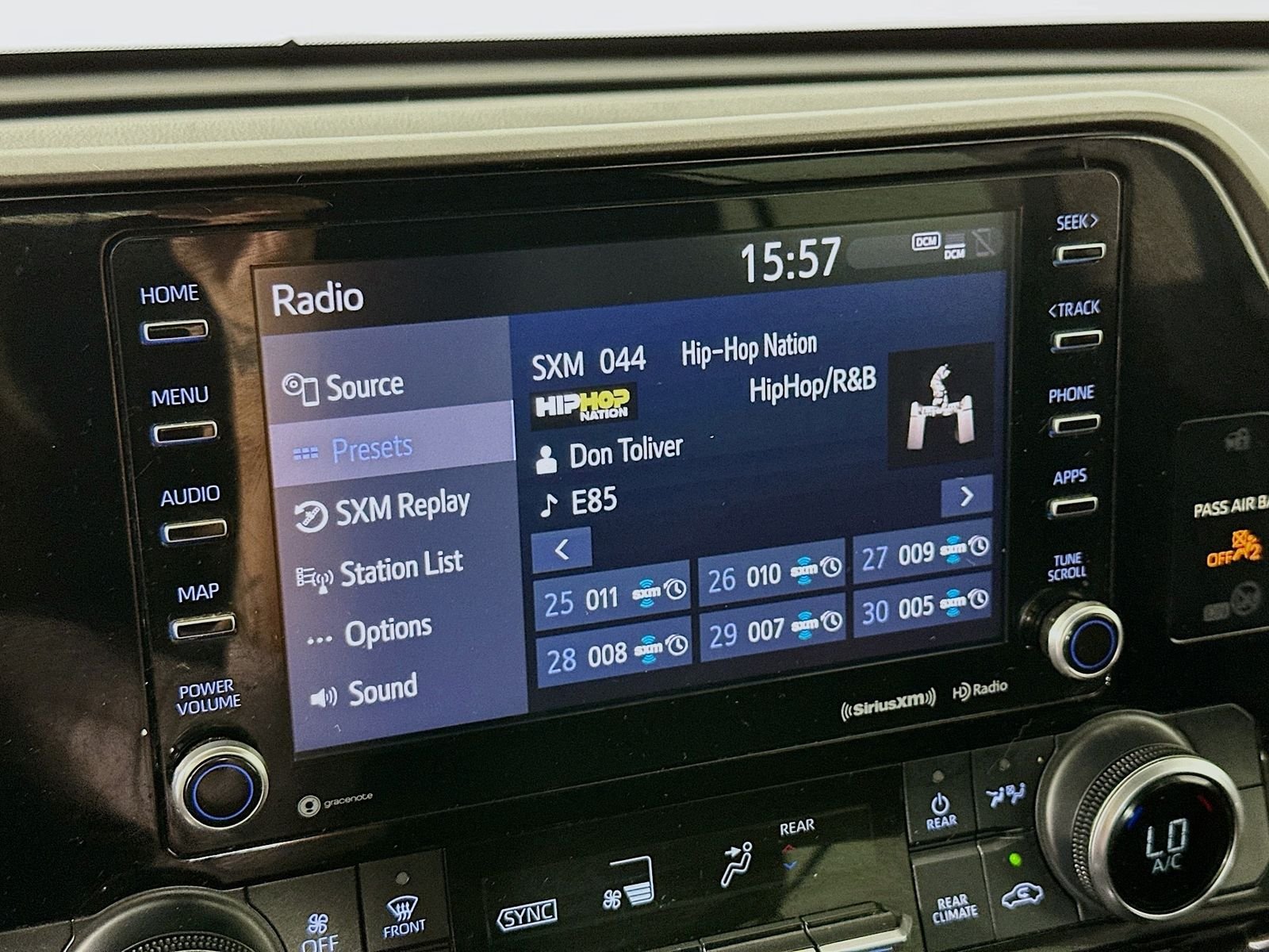 Used 2022 Pearl Toyota LE image 16