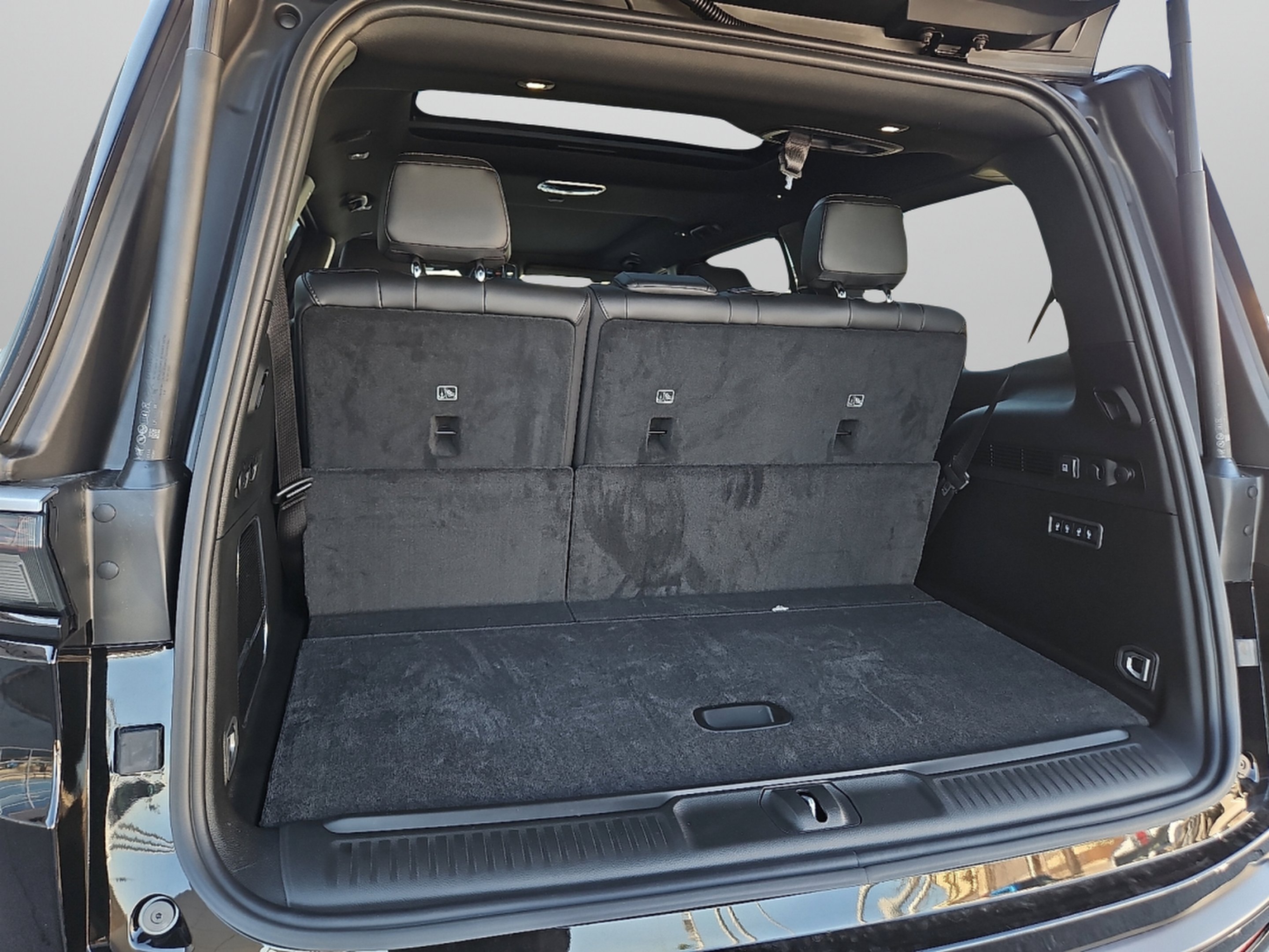 New 2026 High Gloss Black Exterior Paint Jeep  image 25
