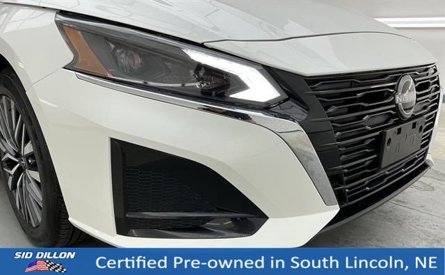 Used 2023 Pearl White Tricoat Nissan 2.5 SV image 26