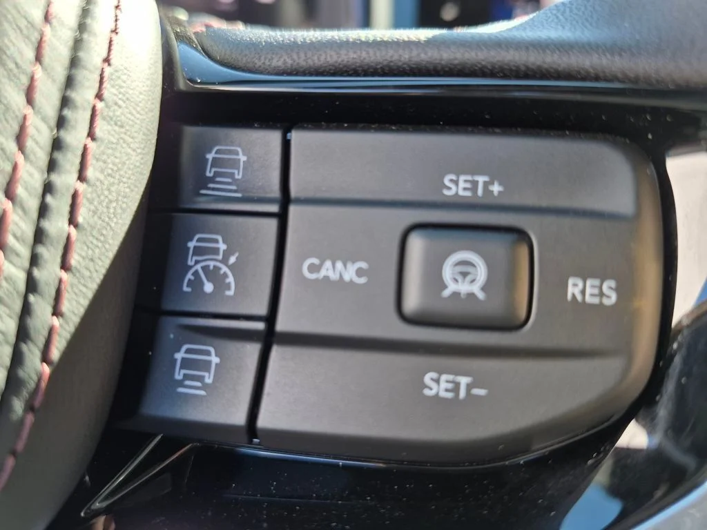 2025 Jeep Wagoneer S Launch Edition - Photo 17