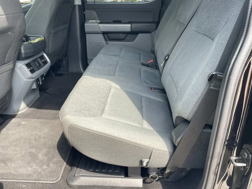 Used 2024 Black Ford XLT image 9