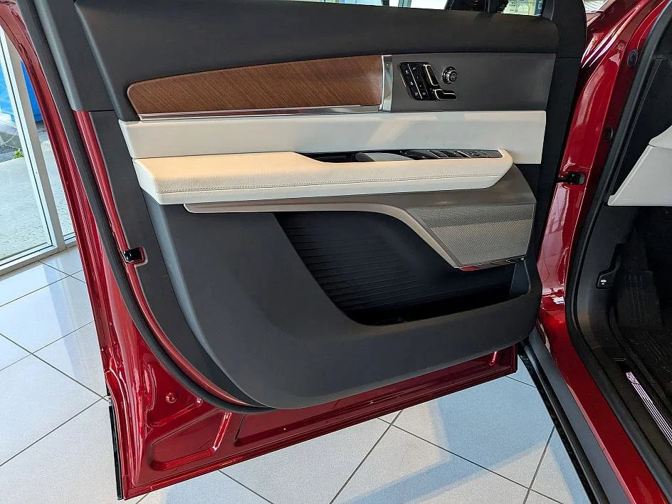 2026 Cadillac VISTIQ Luxury - Photo 10