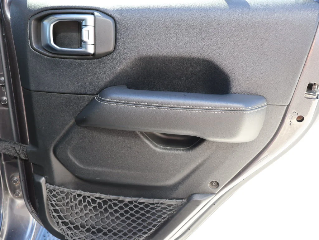 Used 2018 Gray Jeep Unlimited Sahara image 10